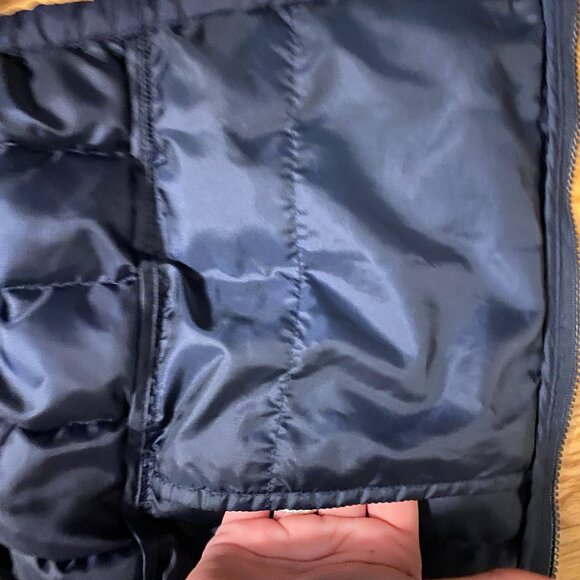 Kid's Uniqlo Light Down Puffer Vest - Picture 7 of 7